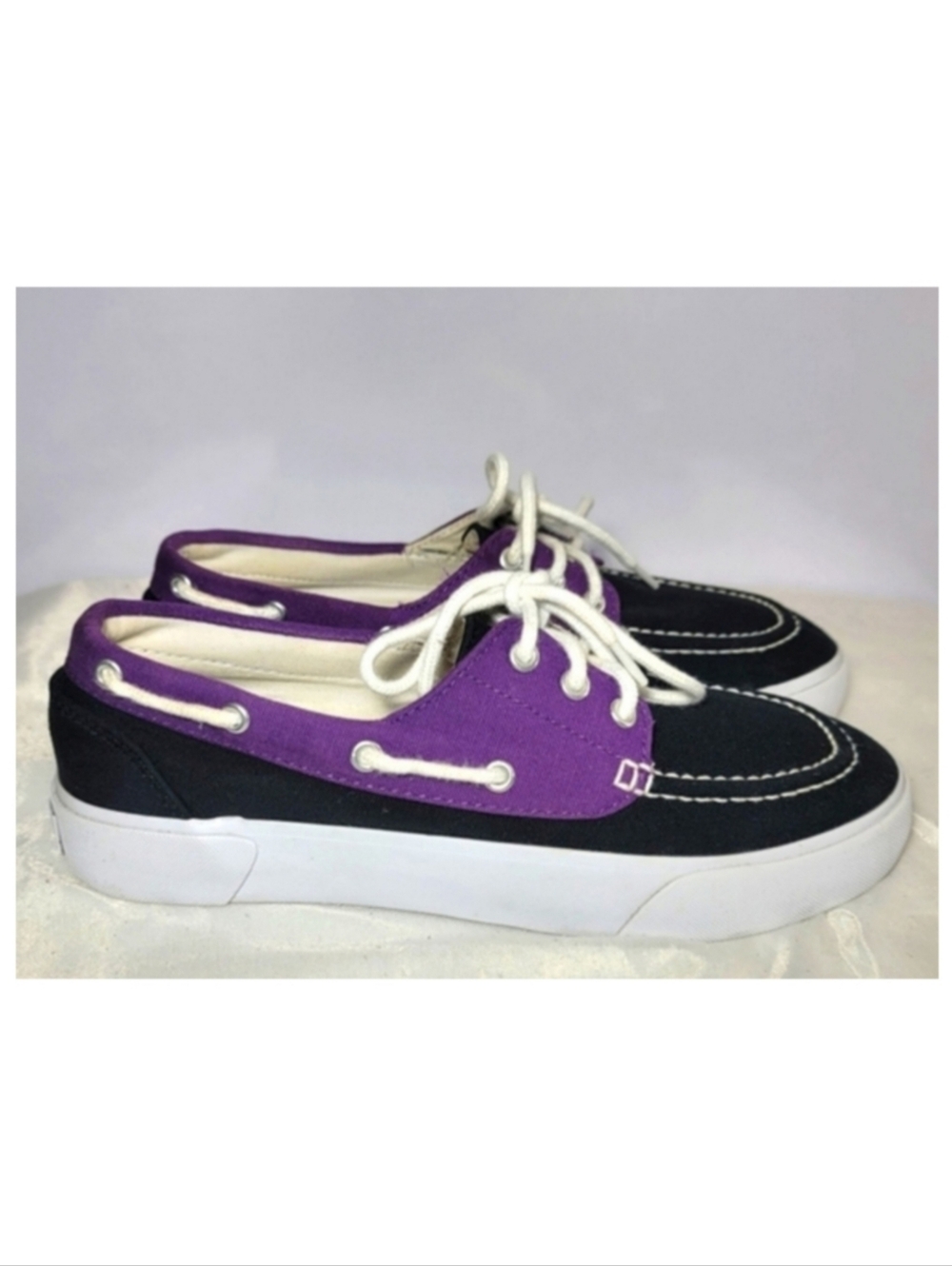 Ralph Lauren size 7.5B Women's Lilia boat shoes.